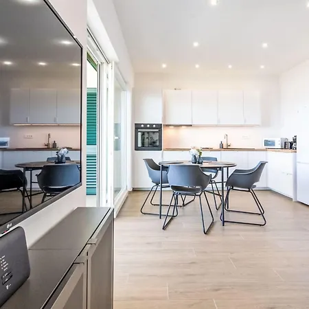 Apartman Luxury Nala By Interhome Sevid